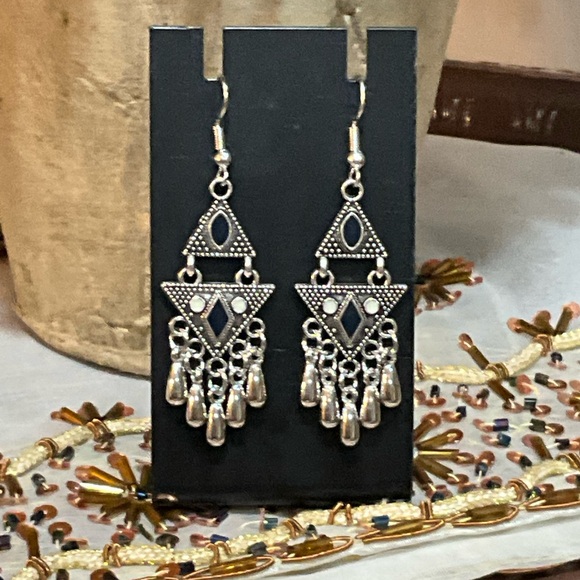 Jewelry - Silver Geometric Dangle Earrings